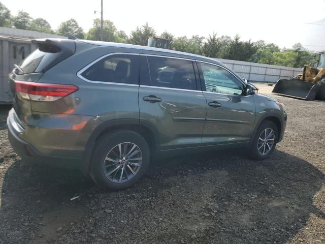 Снимка 3 от търг – 2018 TOYOTA HIGHLANDER с VIN 5TDJZRFHXJS875502