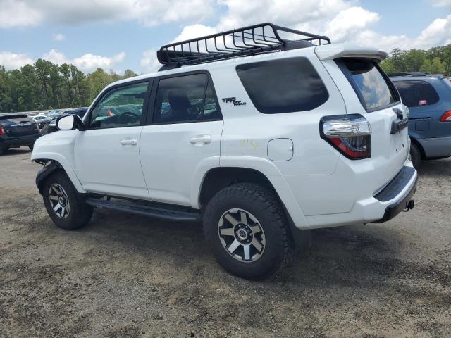 Photo 2 from auction – 2022 TOYOTA 4RUNNER SR with VIN JTERU5JR4N6057372