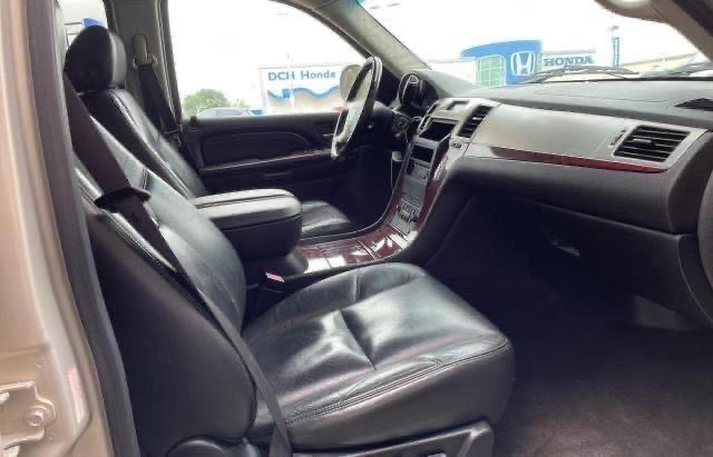 Photo 5 from auction – 2008 CADILLAC ESCALADE L with VIN 1GYFK63878R209990