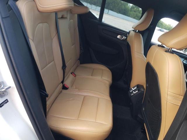 Photo 11 from auction – 2019 VOLVO XC40 T4 MO with VIN YV4AC2HK2K2129939