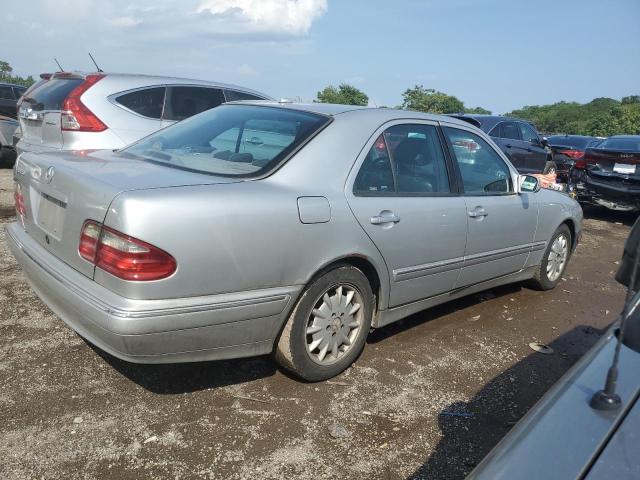 Photo 3 from auction – 2001 MERCEDES-BENZ E-320 with VIN WDBJF65J21B202396