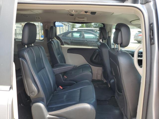 Photo 11 from auction – 2016 CHRYSLER TOWN & COU with VIN 2C4RC1BG2GR298680