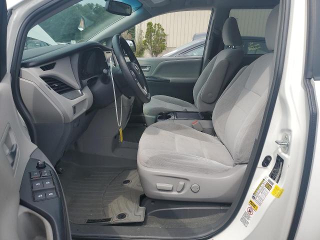 Photo 7 from auction – 2016 TOYOTA SIENNA LE with VIN 5TDKK3DC3GS761198
