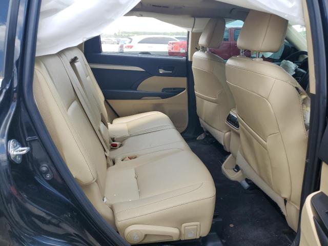 Photo 11 from auction – 2018 TOYOTA HIGHLANDER with VIN 5TDKZRFH8JS257129