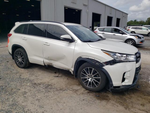 Photo 4 from auction – 2018 TOYOTA HIGHLANDER with VIN 5TDJZRFH9JS546273