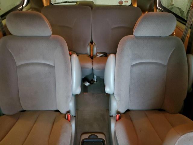Photo 10 from auction – 2002 CHRYSLER TOWN & COU with VIN 2C8GP74L72R502681