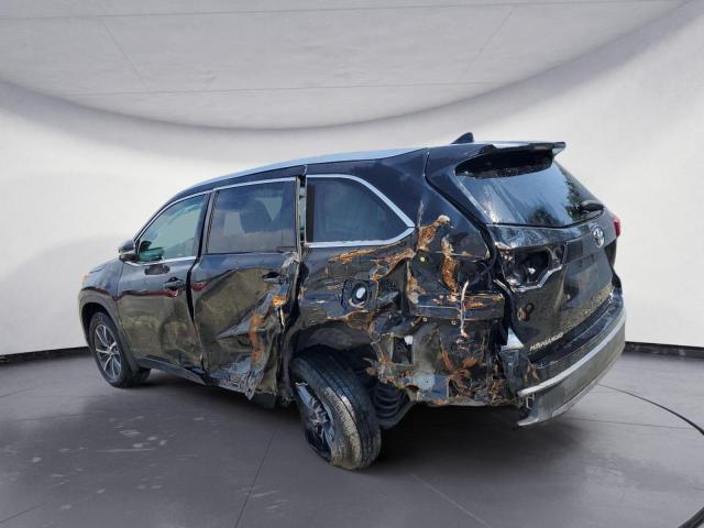 Photo 2 from auction – 2018 TOYOTA HIGHLANDER with VIN 5TDJZRFHXJS532978