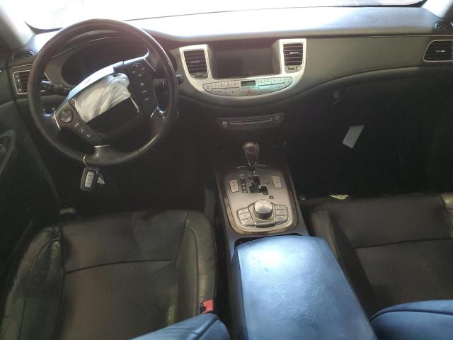 Photo 8 from auction – 2010 HYUNDAI GENESIS 4. with VIN KMHGC4DF9AU070484