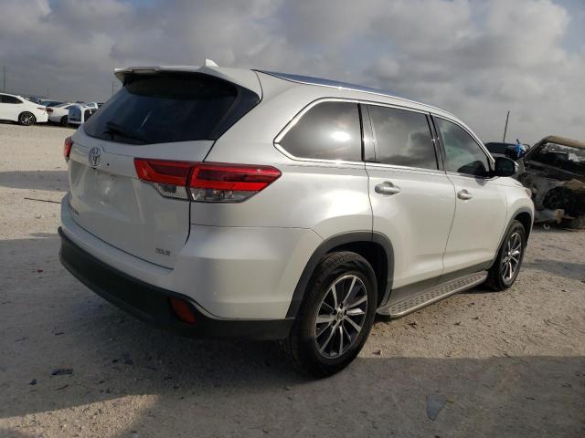 Photo 3 from auction – 2019 TOYOTA HIGHLANDER with VIN 5TDKZRFHXKS552945