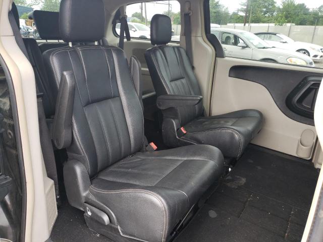 Photo 11 from auction – 2016 CHRYSLER TOWN & COU with VIN 2C4RC1BG3GR268894