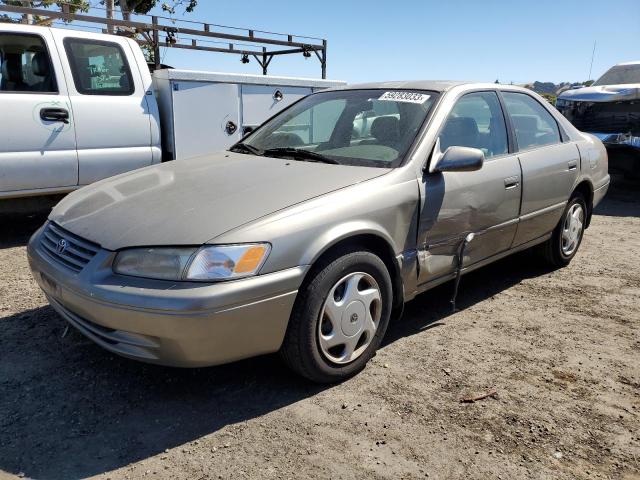 TOYOTA CAMRY CE 1998 with VIN JT2BF22K6W0111915 - Photo from auction