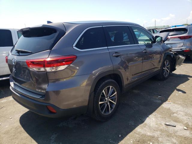 Photo 3 from auction – 2018 TOYOTA HIGHLANDER with VIN 5TDJZRFH2JS528259
