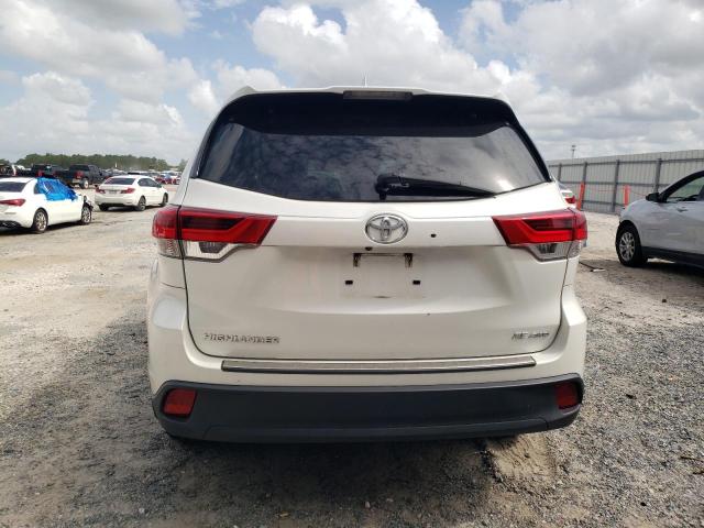 Photo 6 from auction – 2018 TOYOTA HIGHLANDER with VIN 5TDJZRFH9JS546273