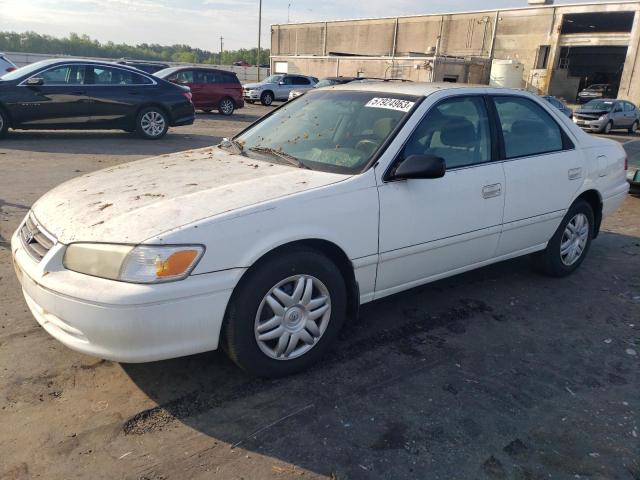 TOYOTA CAMRY CE 2000 with VIN 4T1BG28K2YU985584 - Photo from auction