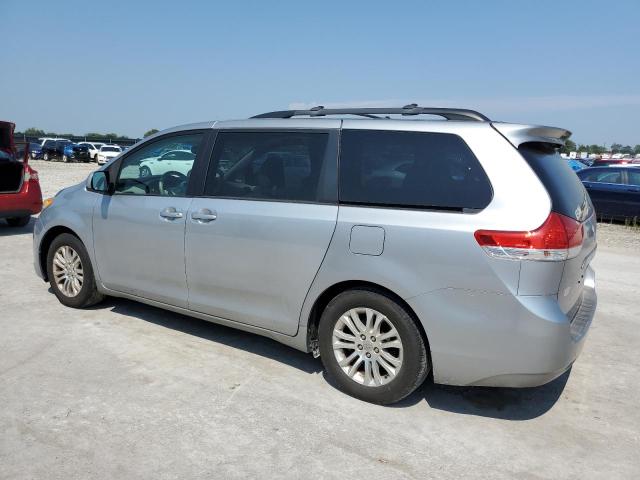 Photo 2 from auction – 2011 TOYOTA SIENNA XLE with VIN 5TDYK3DC3BS146637