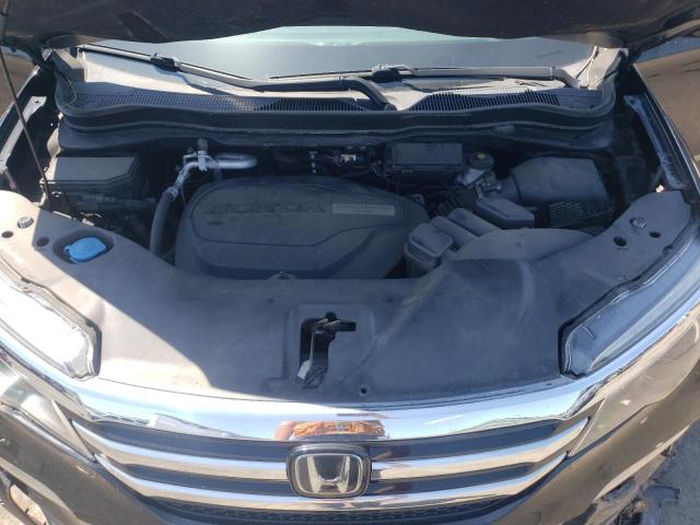 Photo 11 from auction – 2017 HONDA PILOT TOUR with VIN 5FNYF6H93HB001356