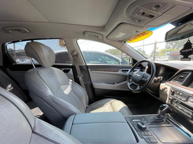 Photo 5 from auction – 2015 HYUNDAI GENESIS 5. with VIN KMHGN4JF1FU022404