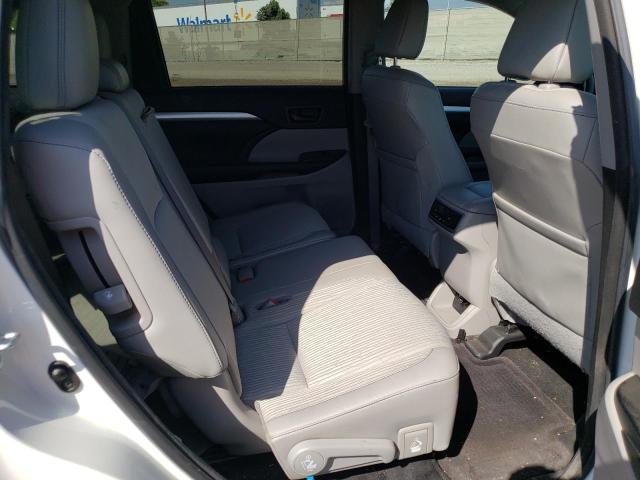 Photo 11 from auction – 2016 TOYOTA HIGHLANDER with VIN 5TDZKRFH0GS174967