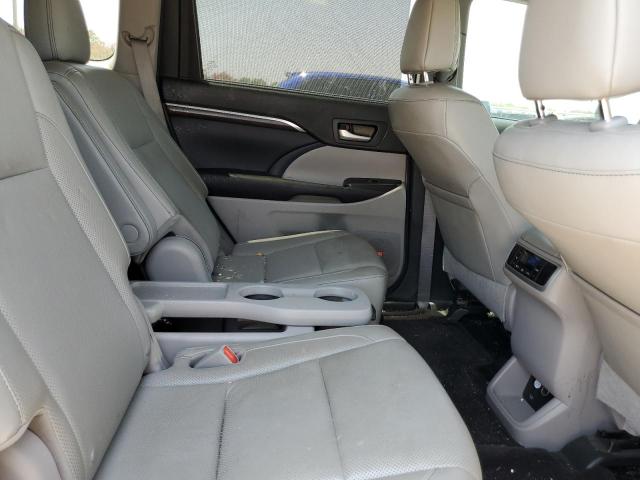 Photo 11 from auction – 2016 TOYOTA HIGHLANDER with VIN 5TDYKRFH9GS186241