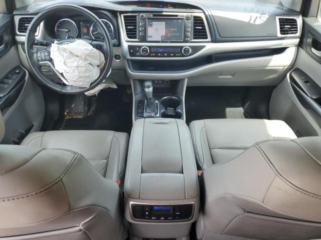 Photo 8 from auction – 2018 TOYOTA HIGHLANDER with VIN 5TDKZRFH0JS549065