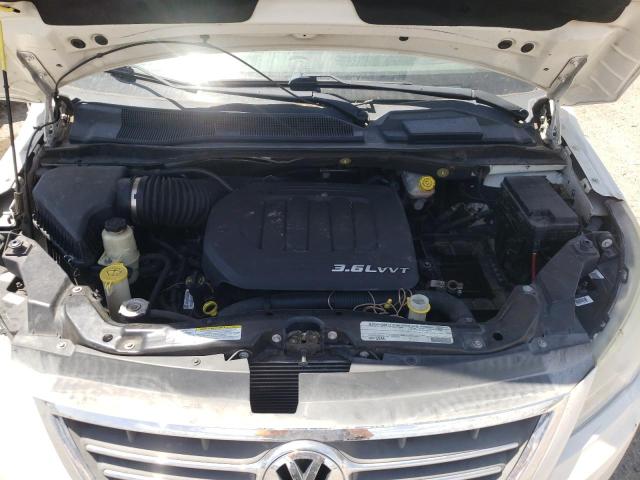 Photo 12 from auction – 2011 VOLKSWAGEN ROUTAN SE with VIN 2V4RW3DG4BR668302