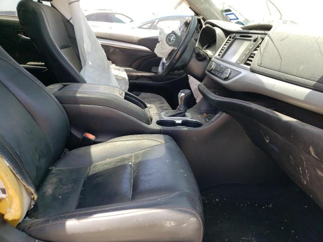 Photo 7 from auction – 2019 TOYOTA HIGHLANDER with VIN 5TDKZRFH4KS561186