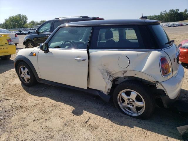 Photo 2 from auction – 2009 MINI COOPER with VIN WMWMF33509TU70305