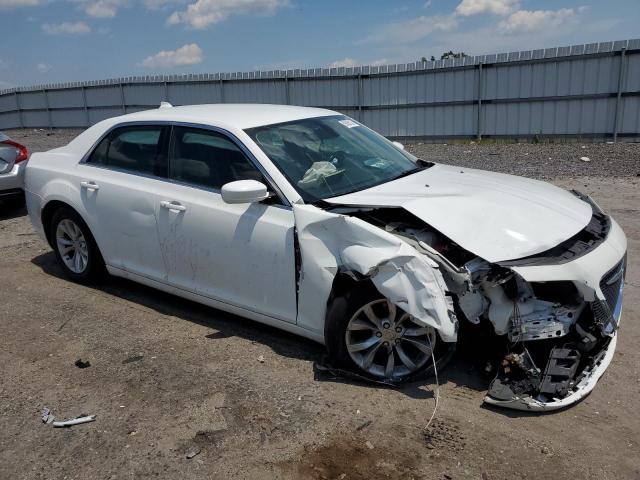 Photo 4 from auction – 2016 CHRYSLER 300 LIMITE with VIN 2C3CCAAG4GH194547