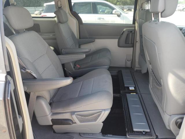 Photo 11 from auction – 2010 CHRYSLER TOWN & COU with VIN 2A4RR5D11AR289047