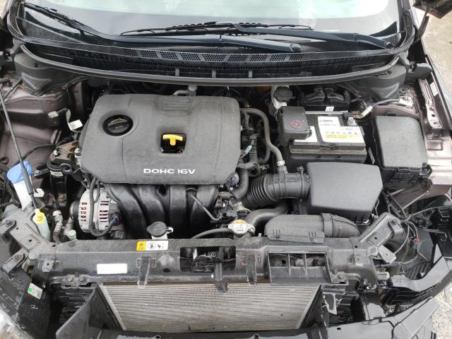 Photo 11 from auction – 2017 KIA FORTE LX with VIN 3KPFK4A72HE152114