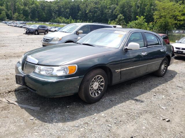 LINCOLN TOWN CAR S 2000 with VIN 1LNHM82W2YY913973 - Photo from auction