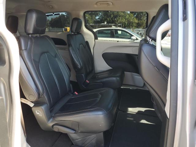 Photo 11 from auction – 2017 CHRYSLER PACIFICA T with VIN 2C4RC1BG3HR747270