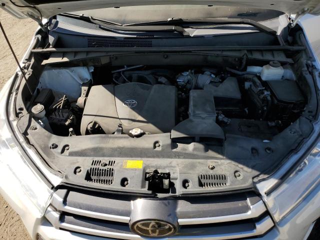 Photo 12 from auction – 2017 TOYOTA HIGHLANDER with VIN 5TDKZRFHXHS525639