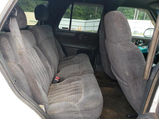 Photo 11 from auction – 1998 CHEVROLET BLAZER with VIN 1GNDT13W7W2145992
