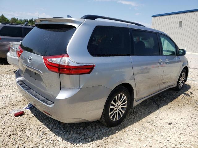 Photo 3 from auction – 2018 TOYOTA SIENNA XLE with VIN 5TDYZ3DC5JS917187