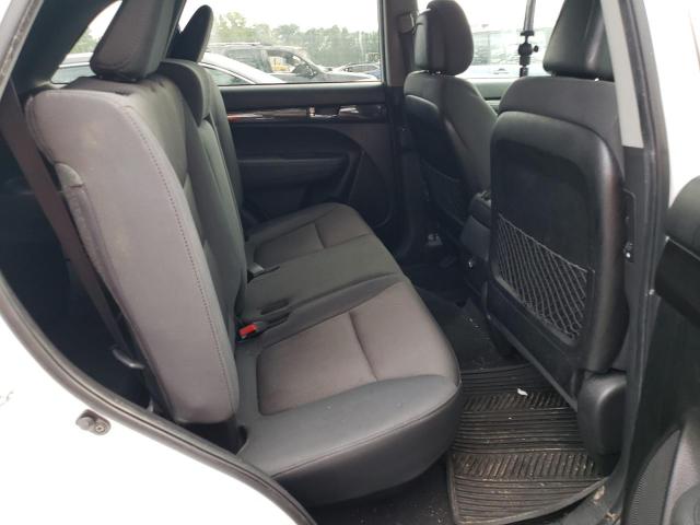 Photo 11 from auction – 2013 KIA SORENTO LX with VIN 5XYKTDA68DG417392