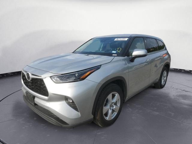 TOYOTA HIGHLANDER 2022 with VIN 5TDZZRAH0NS543942 - Photo from auction