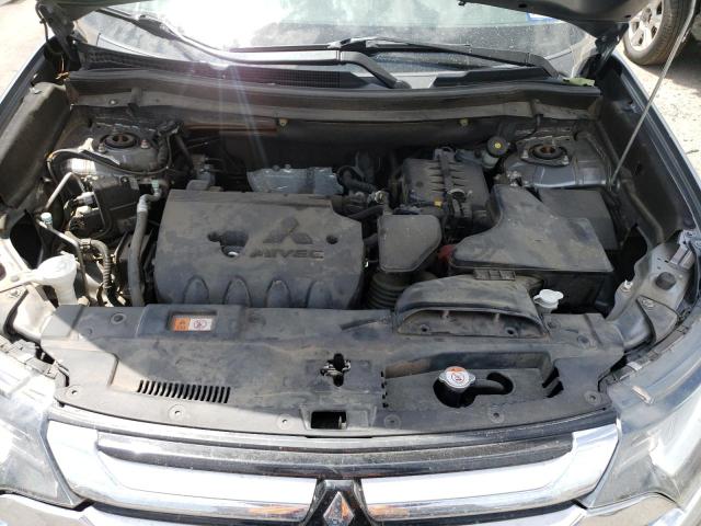 Photo 12 from auction – 2017 MITSUBISHI OUTLANDER with VIN JA4AD3A35HZ028672