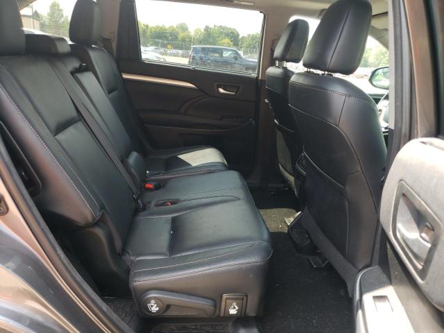Photo 10 from auction – 2018 TOYOTA HIGHLANDER with VIN 5TDJZRFH2JS524387