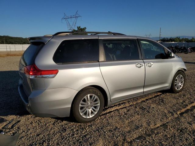 Photo 3 from auction – 2014 TOYOTA SIENNA XLE with VIN 5TDYK3DC2ES460767