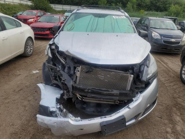 Photo 5 from auction – 2017 CHEVROLET TRAVERSE L with VIN 1GNKRFEDXHJ296381