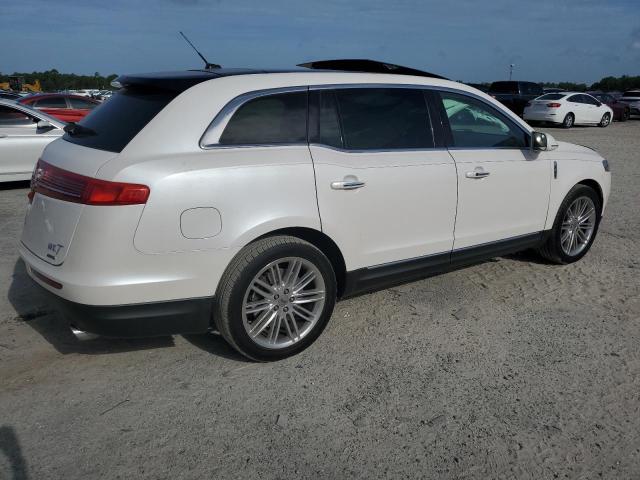 Photo 3 from auction – 2016 LINCOLN MKT with VIN 2LMHJ5AT5GBL02639