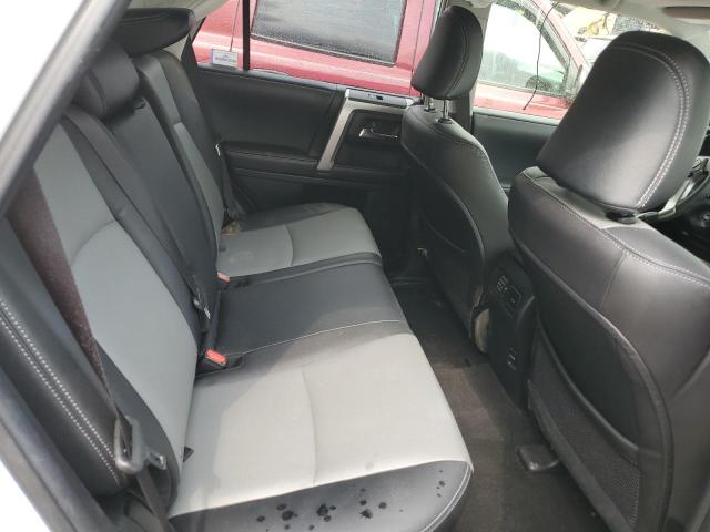 Photo 10 from auction – 2017 TOYOTA 4RUNNER SR with VIN JTEBU5JR7H5476313
