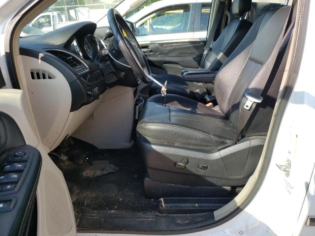Photo 7 from auction – 2015 CHRYSLER TOWN & COU with VIN 2C4RC1BG4FR561637