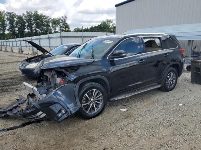 TOYOTA HIGHLANDER 2018 with VIN 5TDKZRFH8JS257129 - Photo from auction