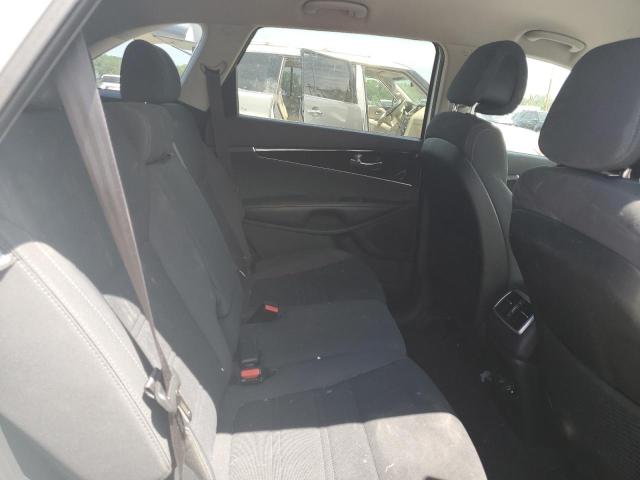 Photo 11 from auction – 2016 KIA SORENTO LX with VIN 5XYPGDA57GG160344