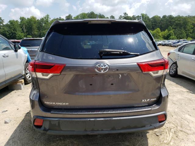 Photo 6 from auction – 2018 TOYOTA HIGHLANDER with VIN 5TDJZRFHXJS540126