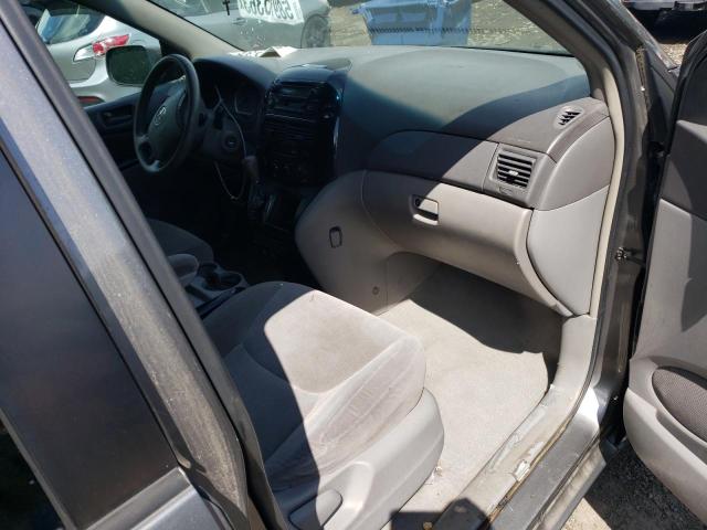 Photo 8 from auction – 2004 TOYOTA SIENNA with VIN 5TDZA23C44S208214