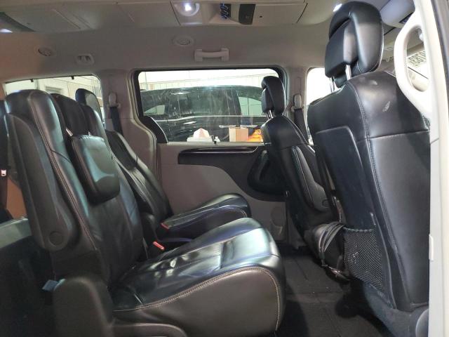 Photo 11 from auction – 2013 CHRYSLER TOWN & COU with VIN 2C4RC1GG8DR589883