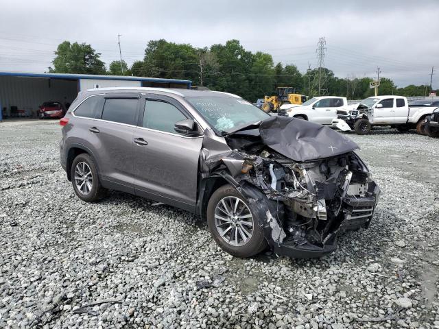 Photo 4 from auction – 2019 TOYOTA HIGHLANDER with VIN 5TDJZRFH4KS625240